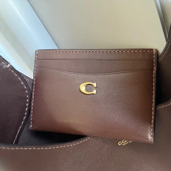 Coach Essential Card Case - Picture 4 of 6